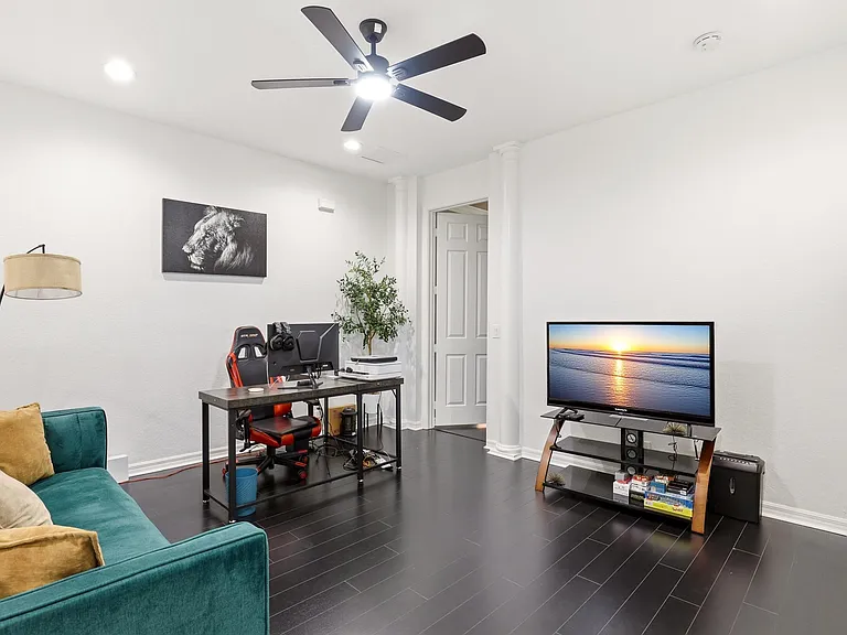 80 Nottingham Pl — Photo 15
