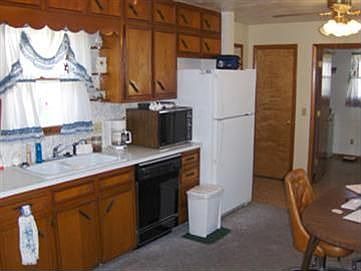 3rd image of 525 Stratford Dr