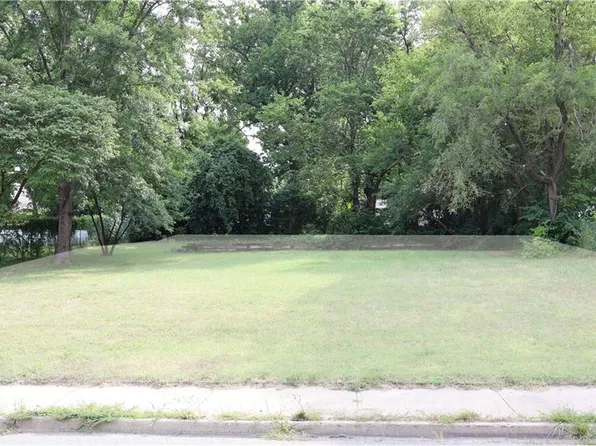 3111 S Sterling Ave, Independence, MO 64052