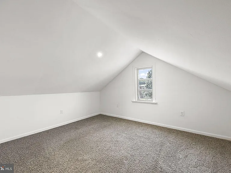 101 Curtis Ave — Photo 13