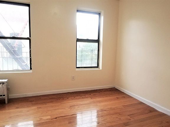 2nd image of 28 Saint Nicholas Pl APT 4D