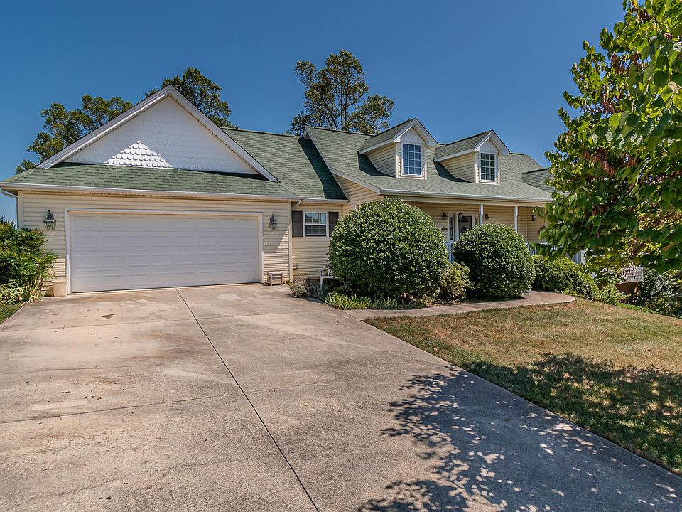 1st image of 322 Independence Dr