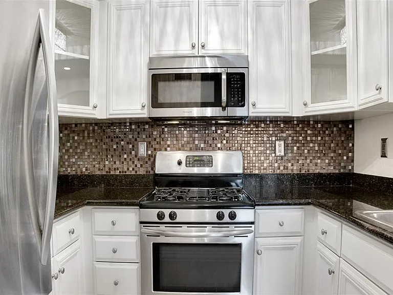 5049 Los Morros Way — Photo 12