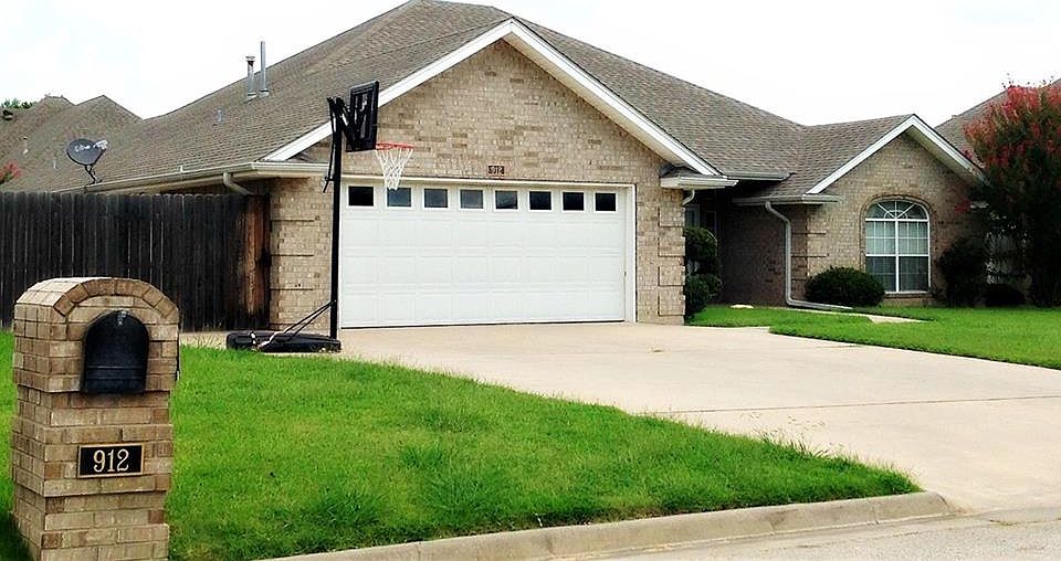 1st image of 912 Wheeler Creek Dr
