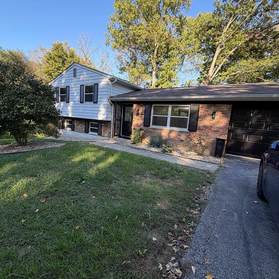4 bed, 2.5 bath, 1699 sqft, $2,400 — Photo 1