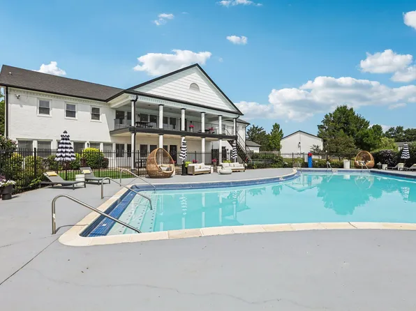 Lake Castleton Apartments