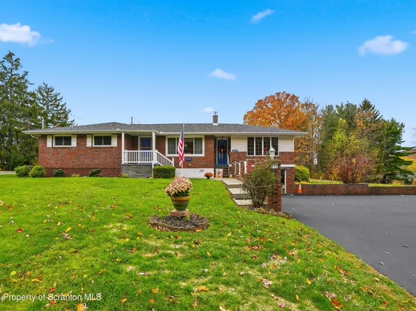 210 Kennedy Dr, Archbald, PA 18403