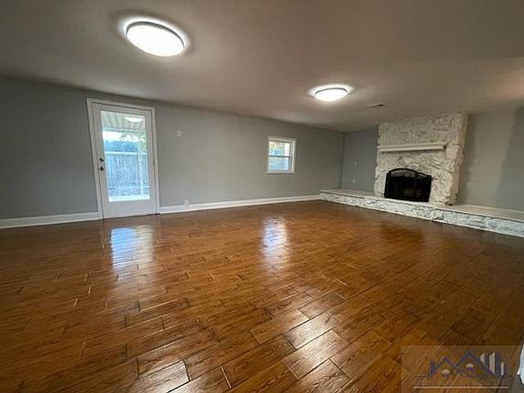 5th image of 601 Broadmoor Ave