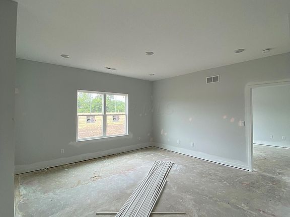 3rd image of 224 Sterndale Dr
