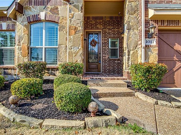 5th image of 1011 Harvest Hill Dr