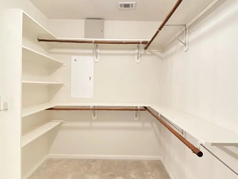 54 Alderon Woods Pl — Photo 32