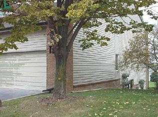 3420 Adams Shore Dr #8, Waterford, MI