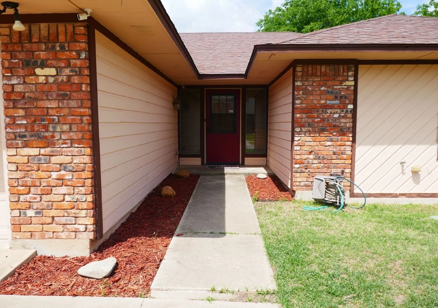 5503 NW Wilfred Dr — Photo 4