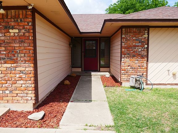4th image of 5503 NW Wilfred Dr