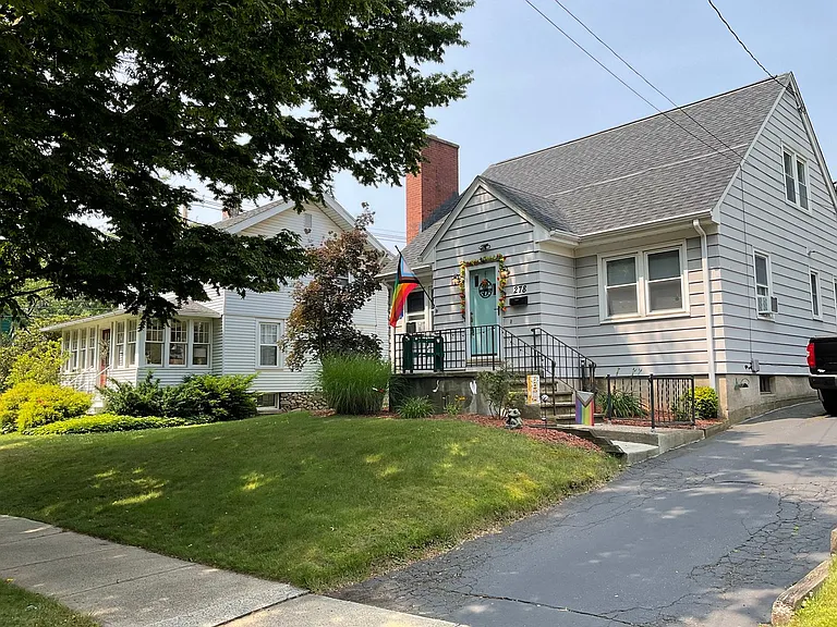 278 N Elm St — Photo 26