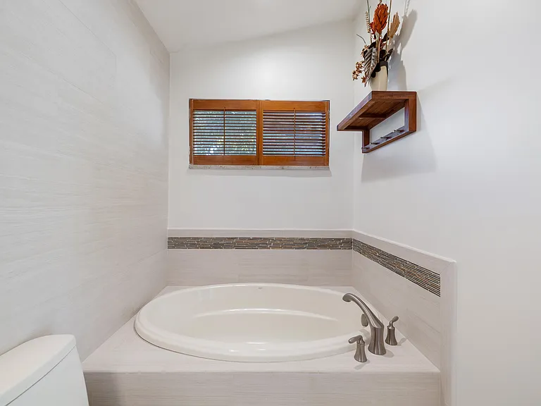 3800 Woodfield Dr — Photo 27