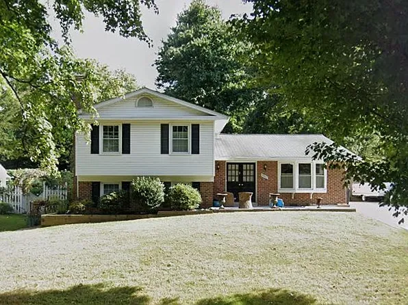 8812 N Westland Dr, Gaithersburg, MD 20877