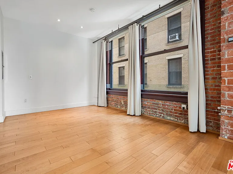 460 S Spring St #512 — Photo 16