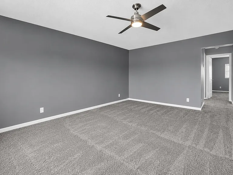 10000 Meridian Way N #15 — Photo 4