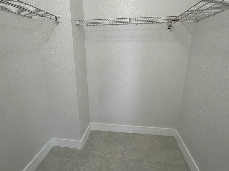 15476 SW 8th Way — Photo 2