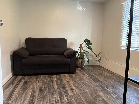 3rd image of 2450 46th Ave