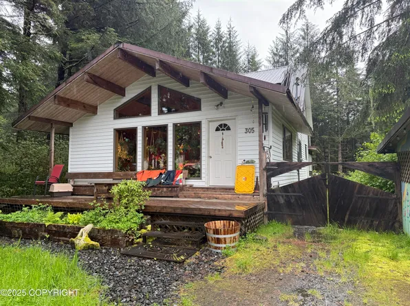 305 Baranof Aly, Petersburg, AK 99833