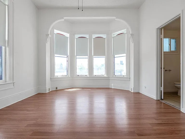 500 N Harris St — Photo 9