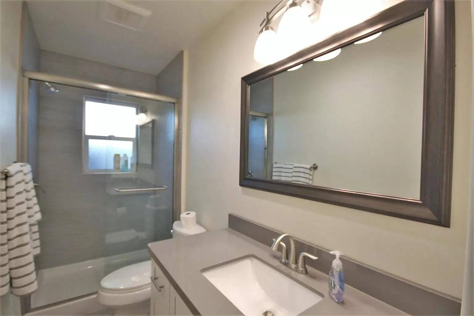 245 Chiquita Ave — Photo 3