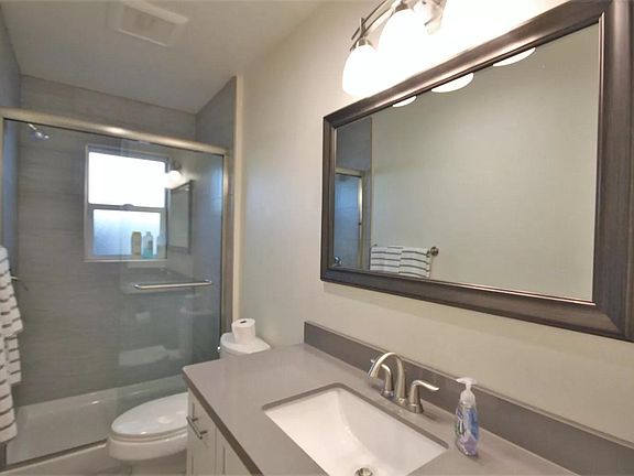 3rd image of 245 Chiquita Ave #2