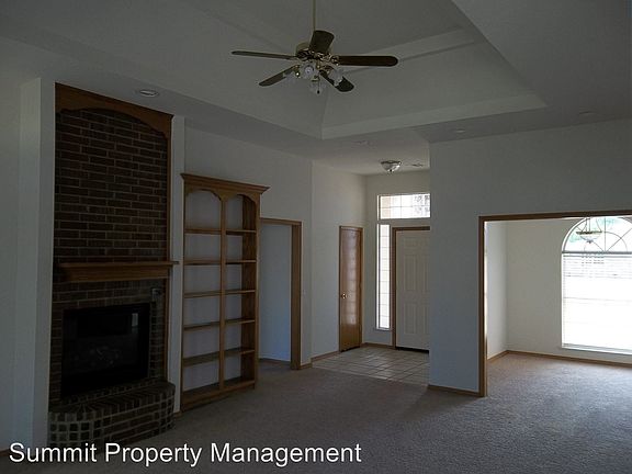 2nd image of 2207 N Burdick St