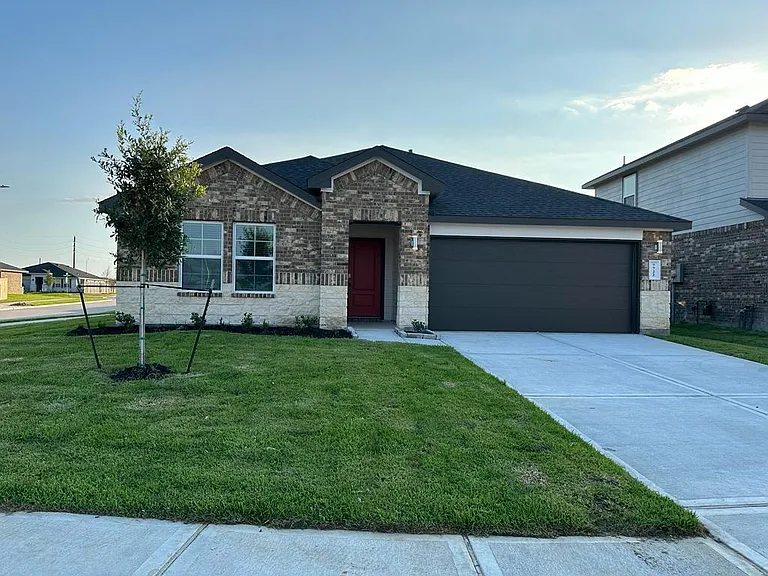 7722 Murciana Dr — Photo 2