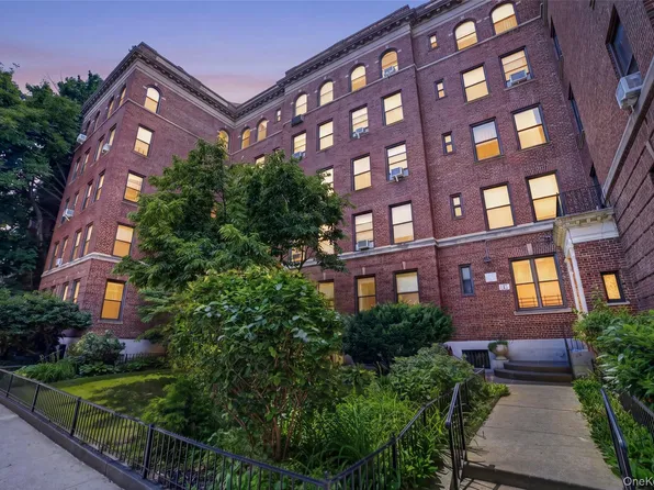 37-32 80th Street #1, Jackson Heights, NY 11372