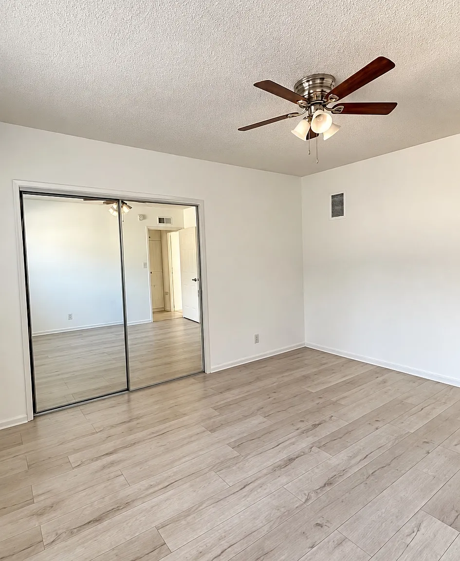 1141 S Spaulding Ave — Photo 4