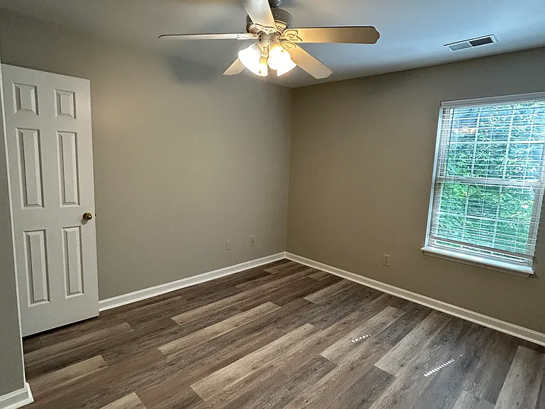 2097 Belmont Dr — Photo 8