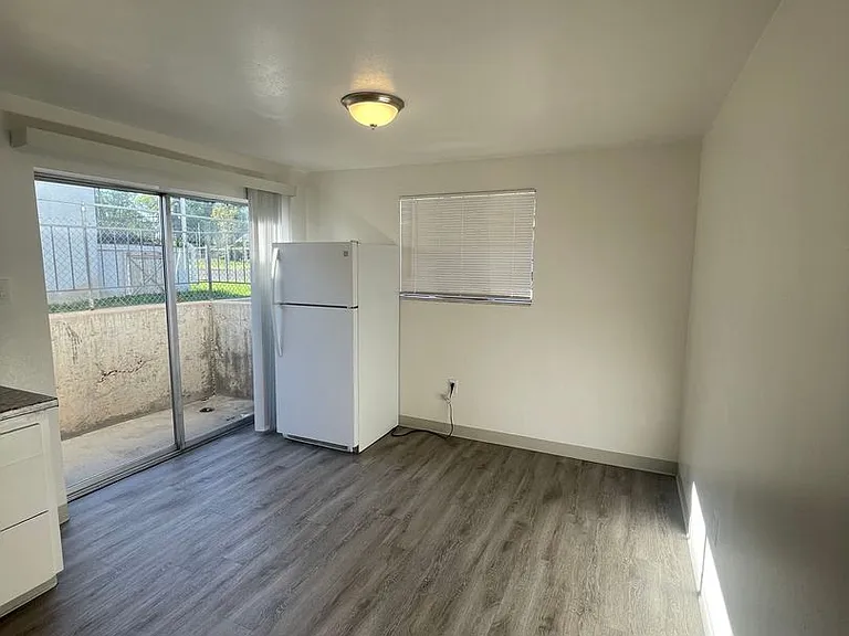 1113 W Arroyo Ave — Photo 8