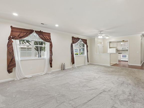 4th image of 6907 Gentry Ln