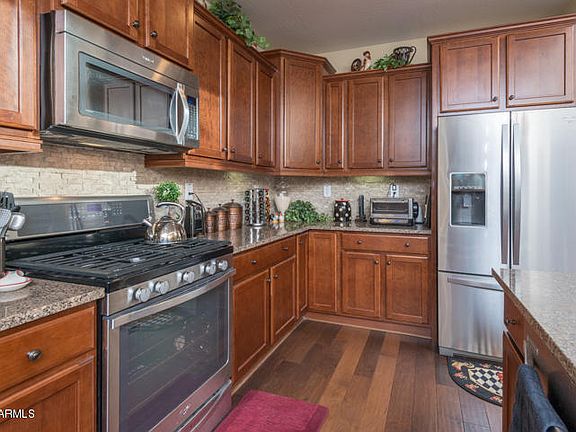 4th image of 1030 W Spur Dr