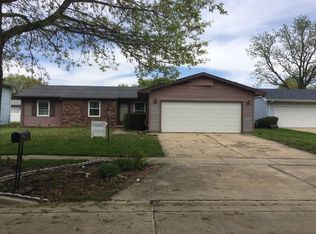 304 Foxwell Ct, Champaign, IL 61820