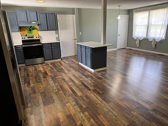 4th image of 3862 Dubois Dr