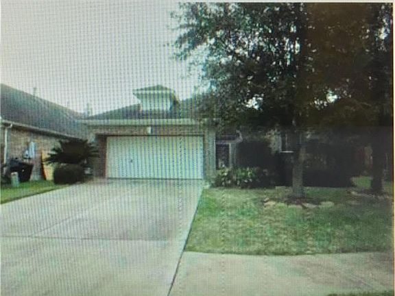 2nd image of 2105 Forest Glen Ln