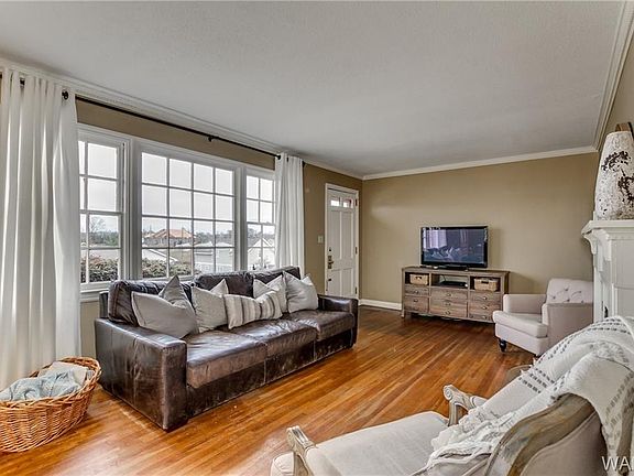 4th image of 6 Beverly Hts