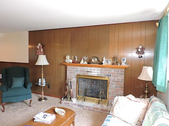5th image of 13 Kennedy Dr