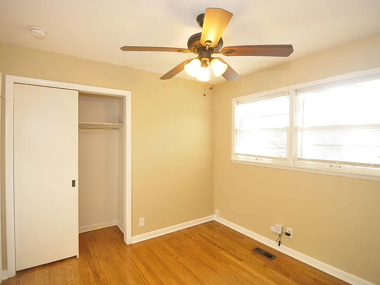 2221 Euclid Rd NW — Photo 11