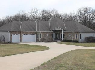 25259 High Point Cir, Paola, KS 66071