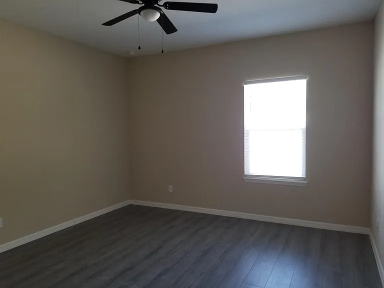 31611 Colby Pl — Photo 11