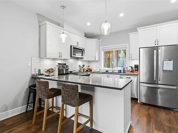 4th image of 3023 Constellation Ave