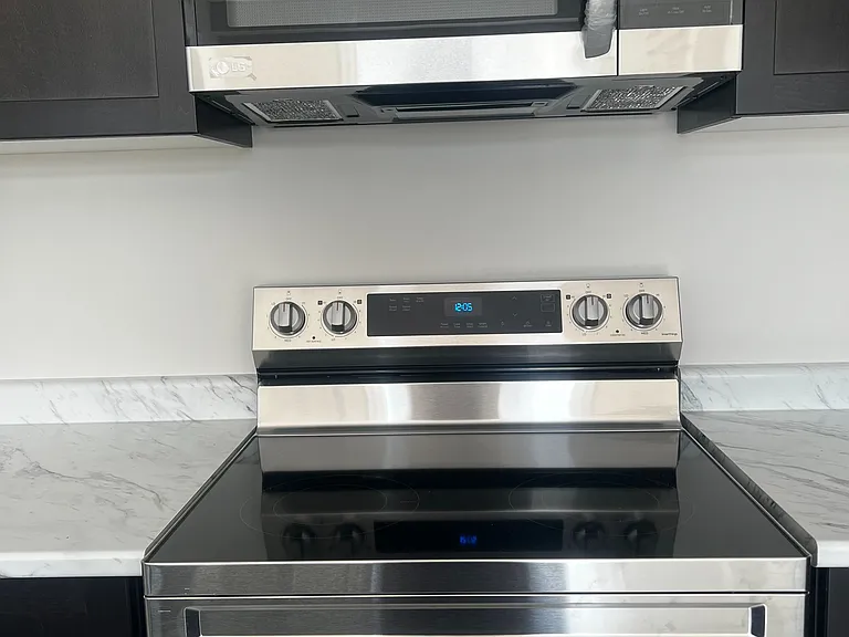 3008 Sierra Dr — Photo 8
