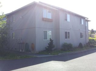 3765 Buccaneer Ln APT D, North Bend, OR 97459
