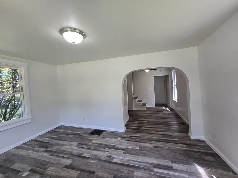 901 River Ave — Photo 5