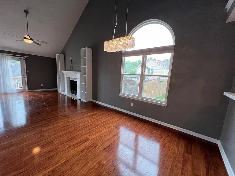 709 Smugglers Notch Dr — Photo 12
